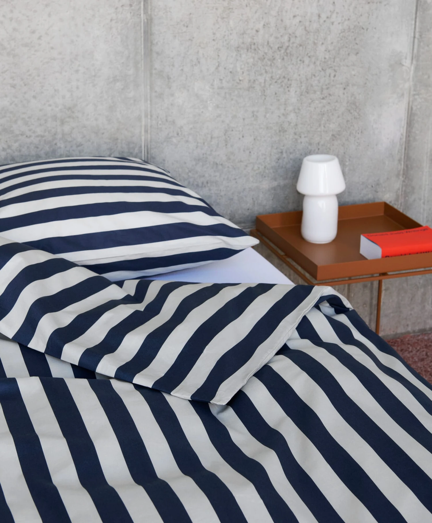 Hay Kopfkissenbezug Été, Dunkelblau / Hellgrau, 80 × 80 Cm 3 Hay Kopfkissenbezug Été, Dunkelblau / Hellgrau, 80 × 80 Cm – Bild 3