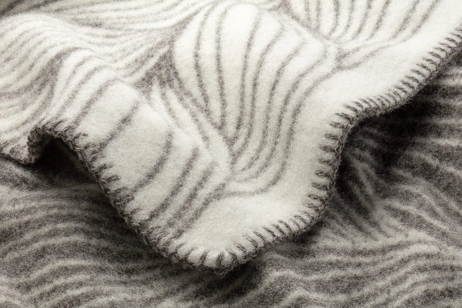 Lammwolldecke Flette 4 Lammwolldecke Flette – Bild 4