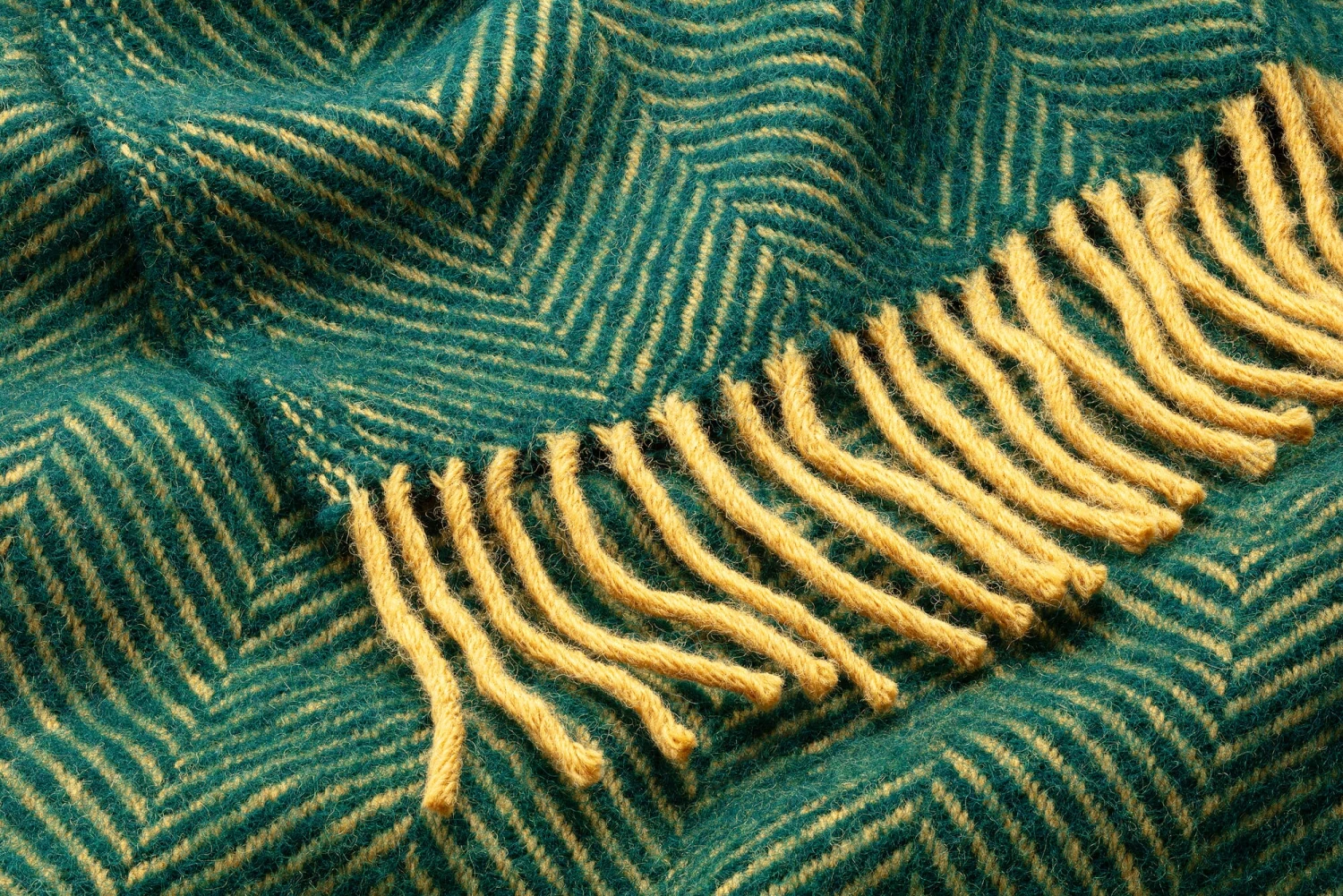 Schurwolldecke Fischgrat, Dunkelgrün 2 Schurwolldecke Fischgrat, Dunkelgrün – Bild 2