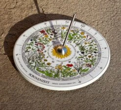 Helios Sonnenuhr Mit Blumenuhr Porzellan -Optimal Einrichtungs Geschäft sonnenuhr blumenuhr porzellan 2