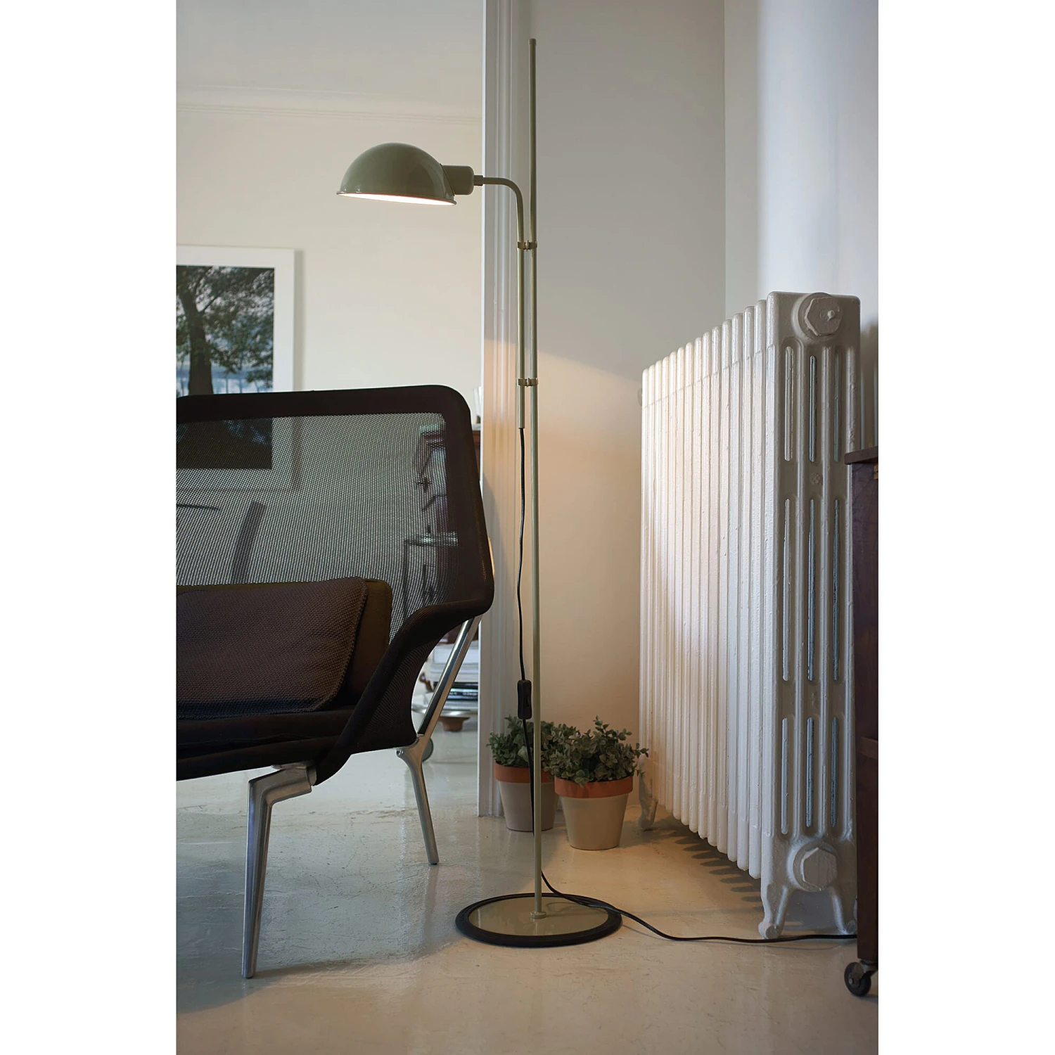 Marset Stehleuchte Funiculi, Moosgrau RAL 7003 2 Marset Stehleuchte Funiculi, Moosgrau RAL 7003 – Bild 2